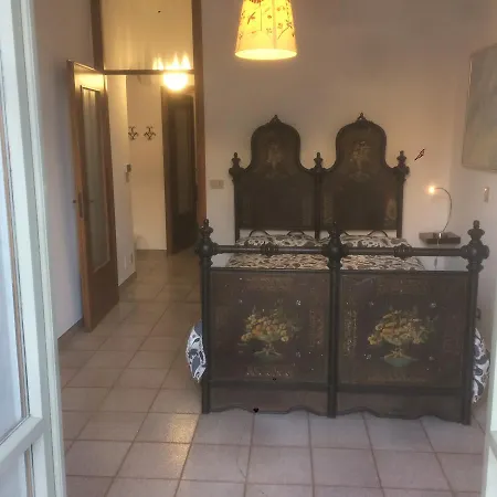 Apartment La Casa Di Enrica *